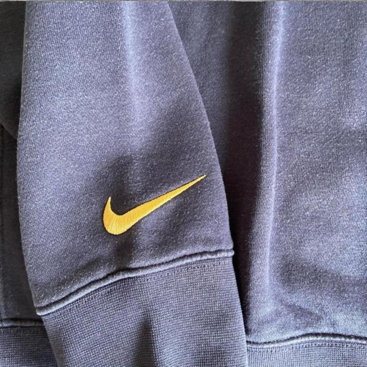 Nike Maglioni & Felpe: Nike Vintage Sweatshirt – Usato da Dornach venduto da R0VE 3
