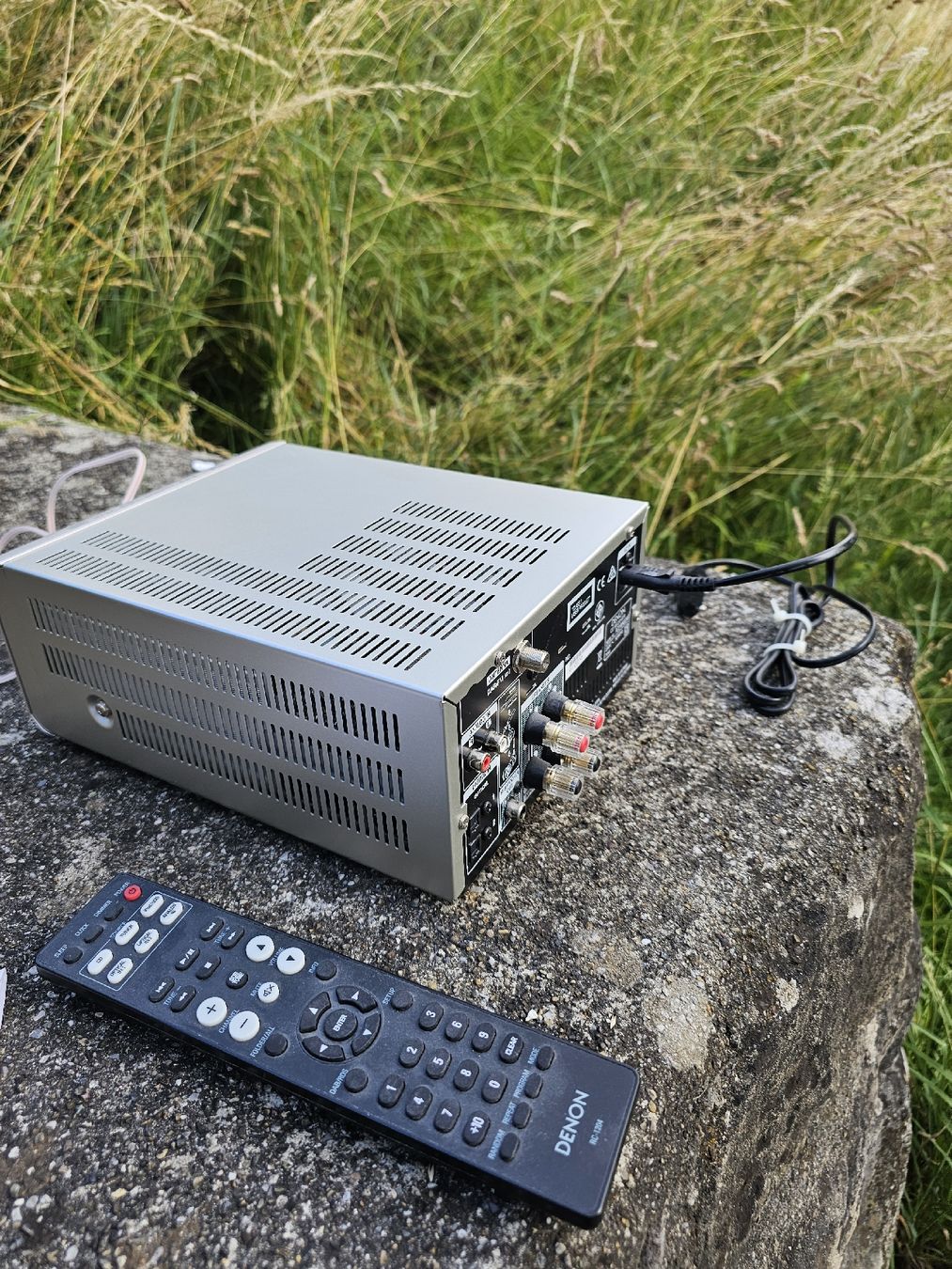 Denon Ricevitori: Denon CD Receiver RCD-M40DAB silber guter Zustand – Usato da Aeugstertal venduto da Levo84 4
