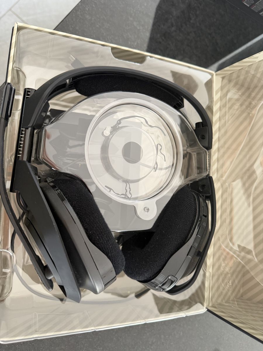 Astro Gaming Cuffie: Astro A50 Wireless Gaming Headset guter Zustand – Usato da Bülach venduto da tom_nj9r 1