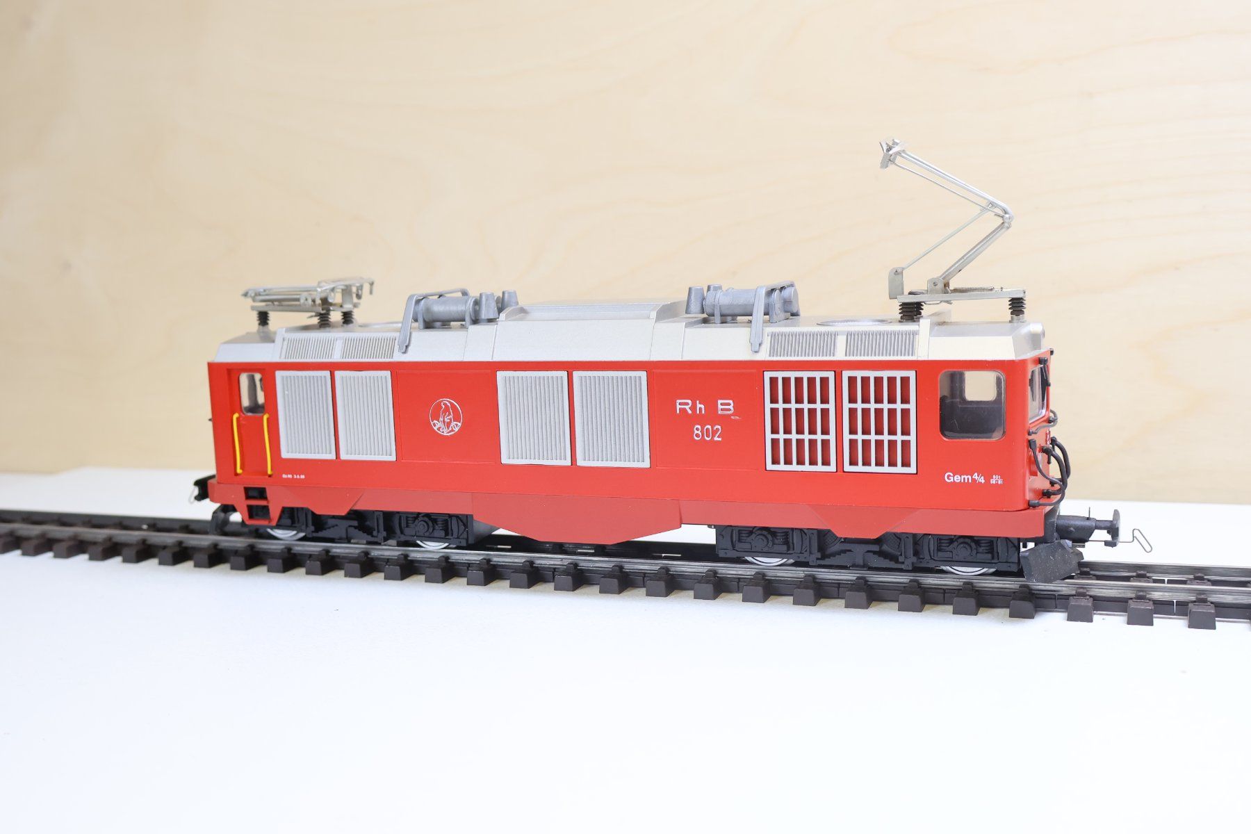 Fama Modellini di ferrovie: FAMA Alpenbahn RhB 9560 Gem 4/4 E-Lok - 0m – Usato da Winterthur venduto da Monstera 7