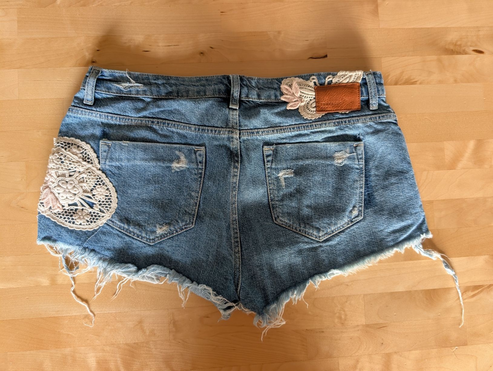 Zara Jeans: Jeansshorts mit Spitze & Fransen Gr. 40 Sommer Boho-Look – Usato da Bremgarten AG venduto da Annikaouh 1