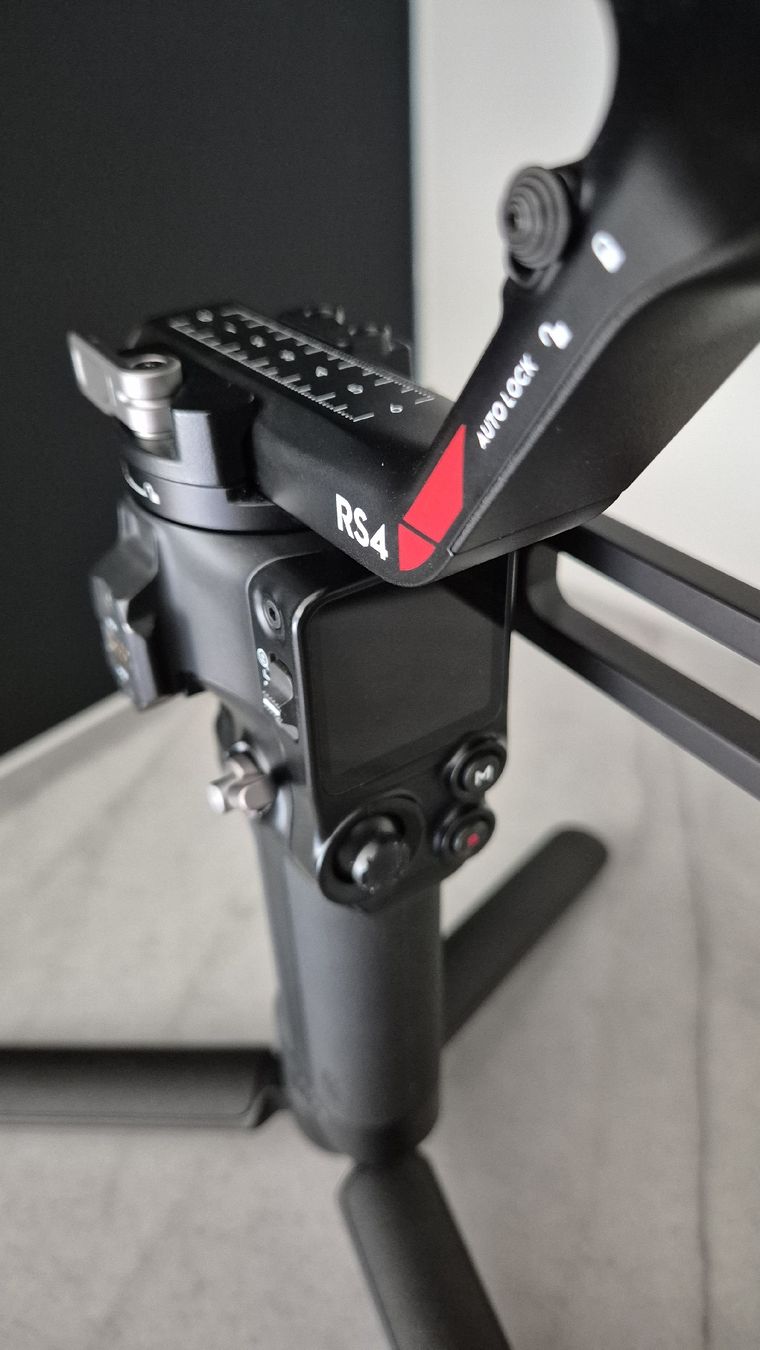 DJI Altri Accessori: DJI RS 4 Combo Stabilisator – Nuovo (secondo la descrizione) da Samstagern venduto da cviet 4
