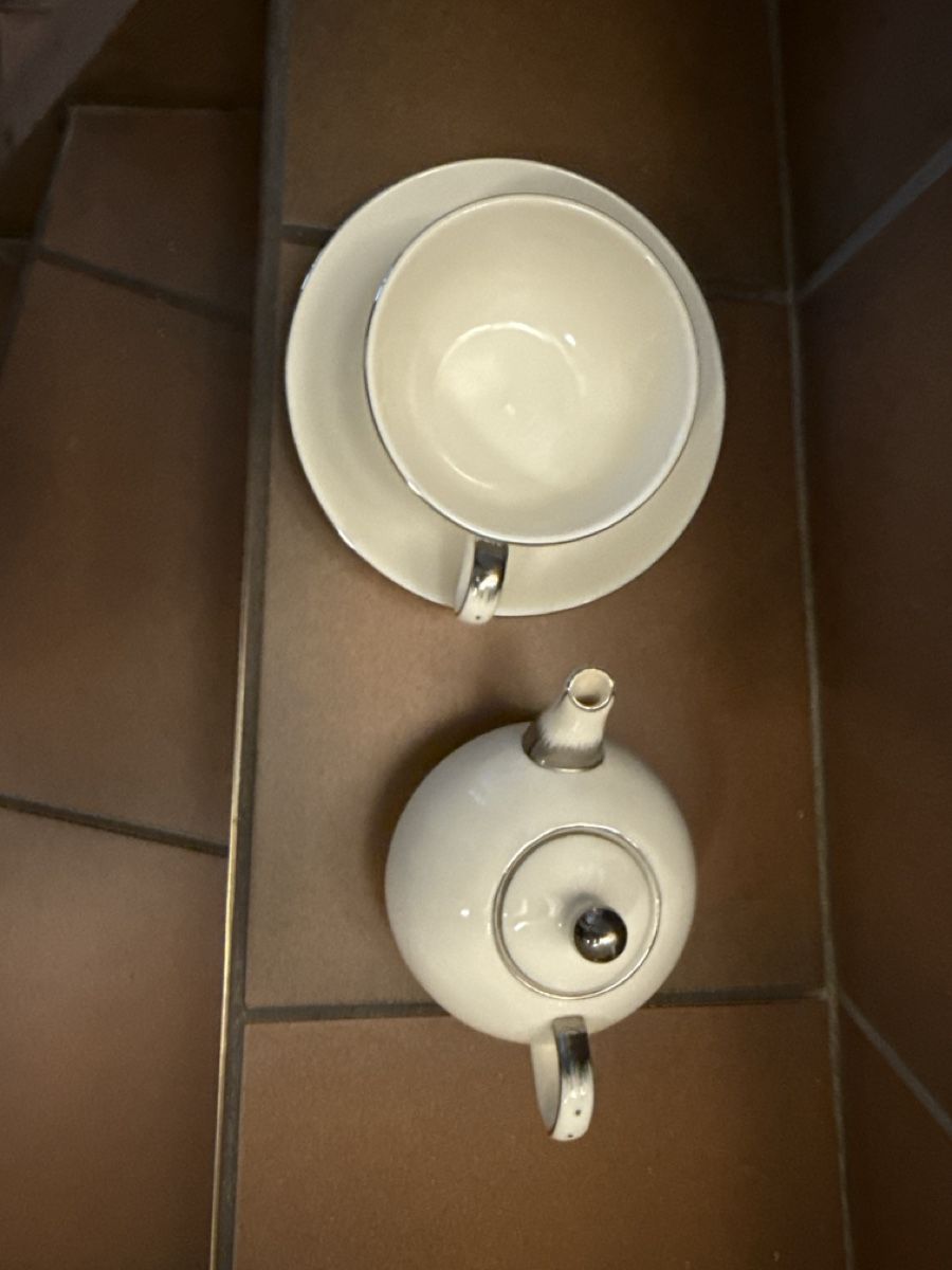 Teekannen: Teekanne mit Tasse – Gebraucht aus Schaffhausen von Ibag 2