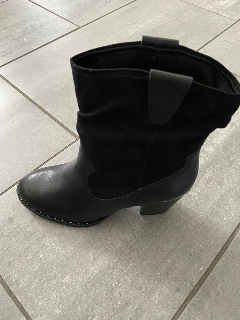 Scarpe da donna: Stiefeletten neu schwarz Gr.40 – Usato da Thalwil venduto da Briscolina 3