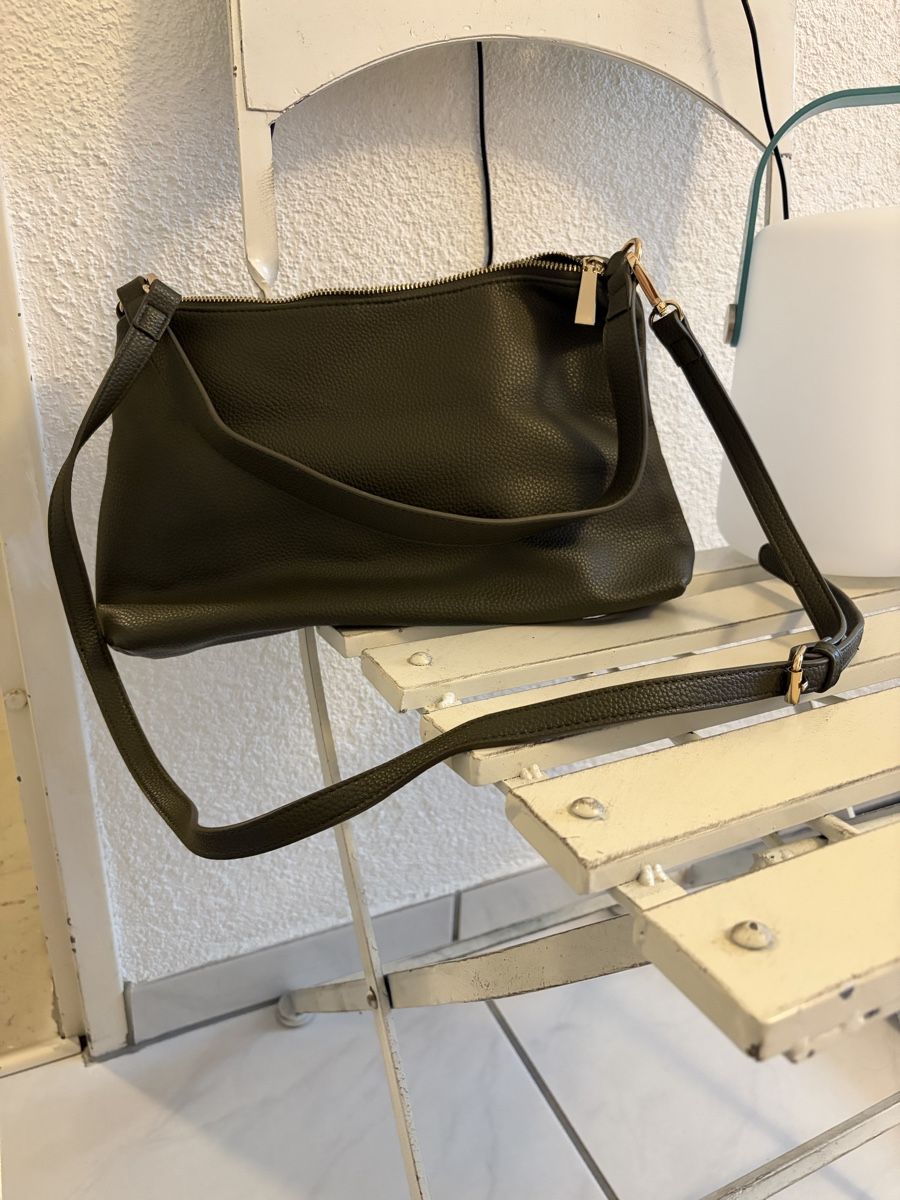 Taschen für Damen: Grüne Tasche – Neu (gemäss Beschreibung) aus Olten von edona_muslija