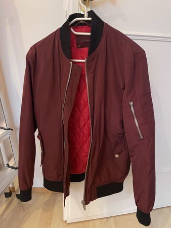 Zara Herren Bomberjacke, Farbe Weinrot, Grösse S