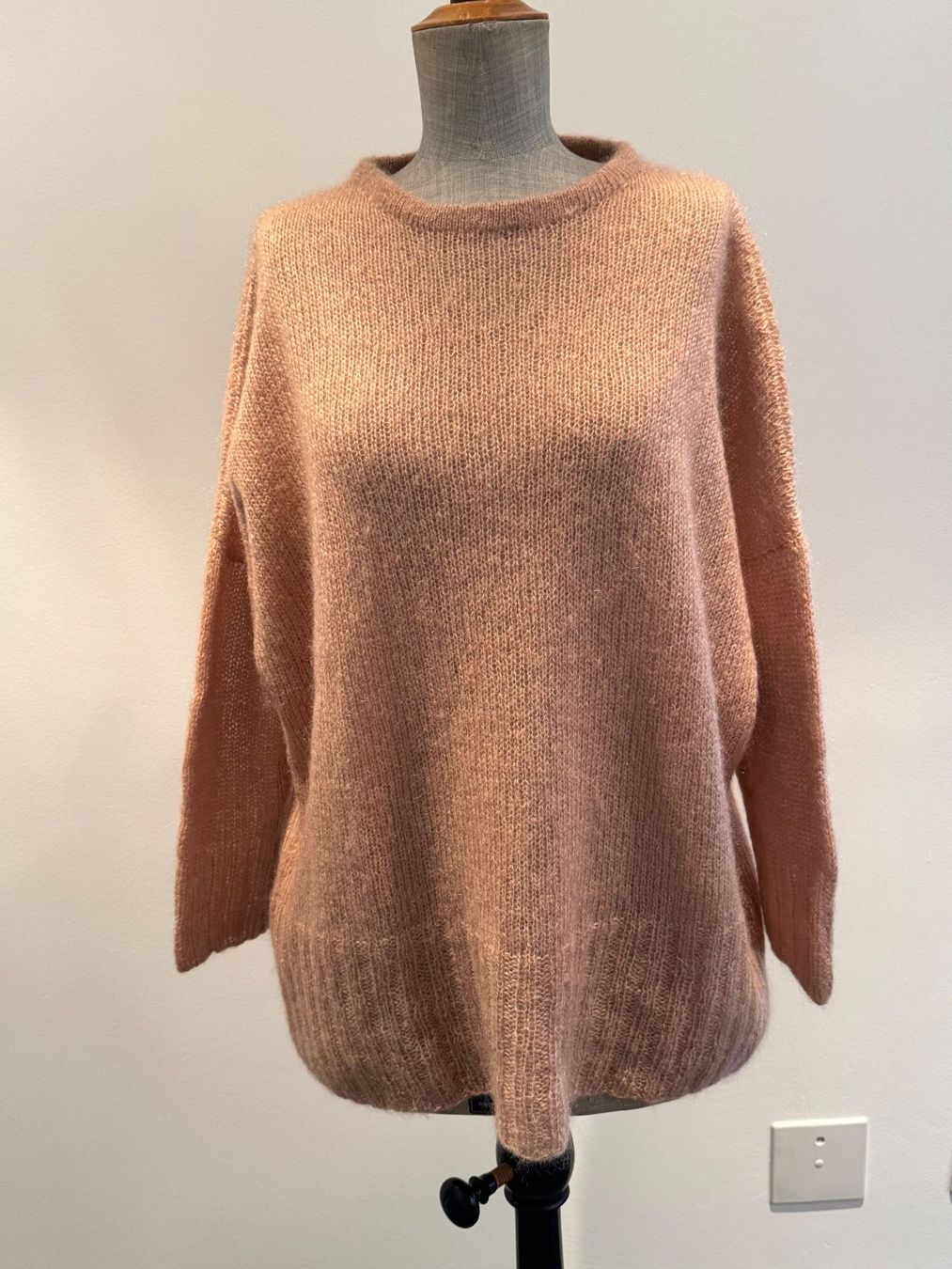 Maglioni & Felpe: Handgestrickter Longpullover aus Mohair/Seide – Nuovo (secondo la descrizione) da neerach venduto da Ywonder