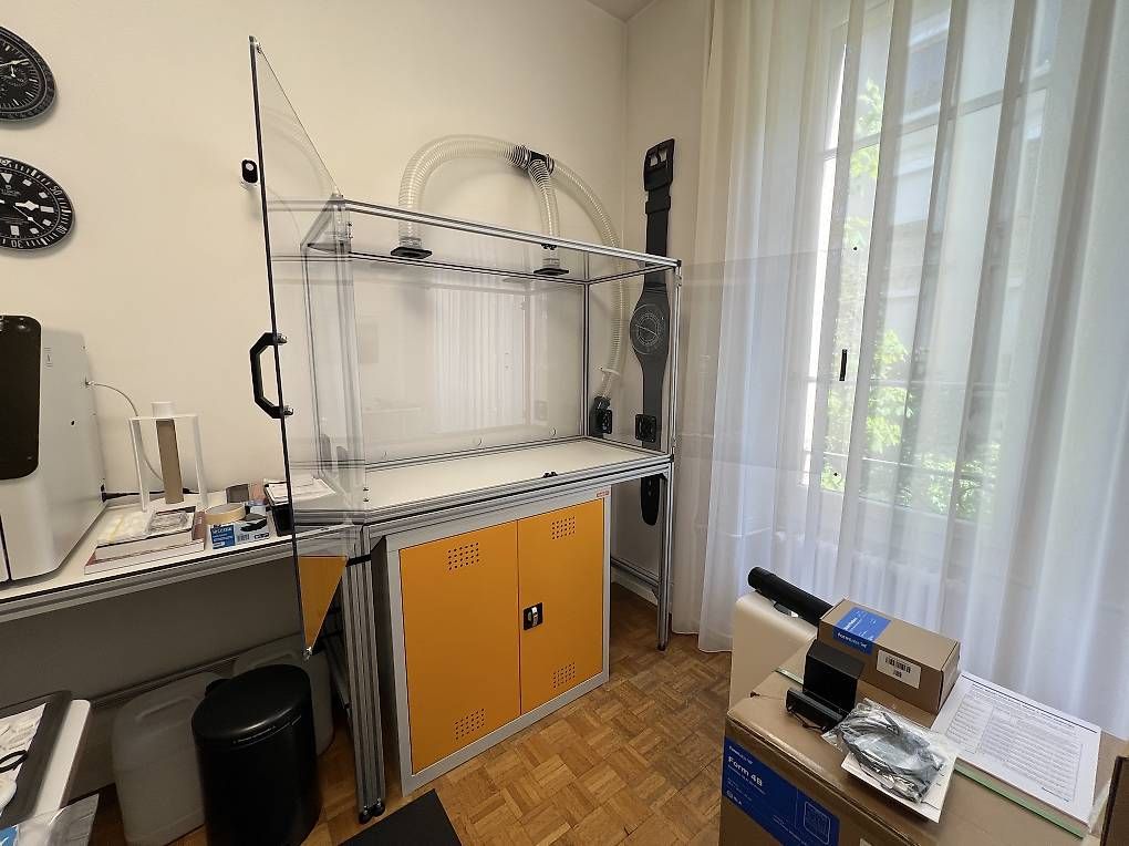 Tutti gli attrezzi: Caisson polycarbonate avec châssis aluminium – Usato da Genève venduto da Edouard.h 1