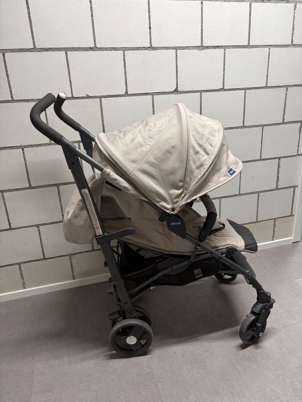 Chicco Kinderwagen: Kinderwagen Chicco LiteWay beige gebrauchter Zustand – Gebraucht aus Ipsach von Can3250 3