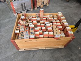grosser Posten neuer Ferro Norm Flachrundschrauben ab 1000.-