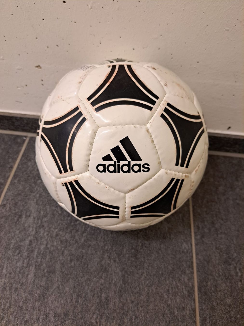 Adidas Palloni: Adidas Fussball Gr.5 – Usato da Wilen (Sarnen) venduto da afl_lc58