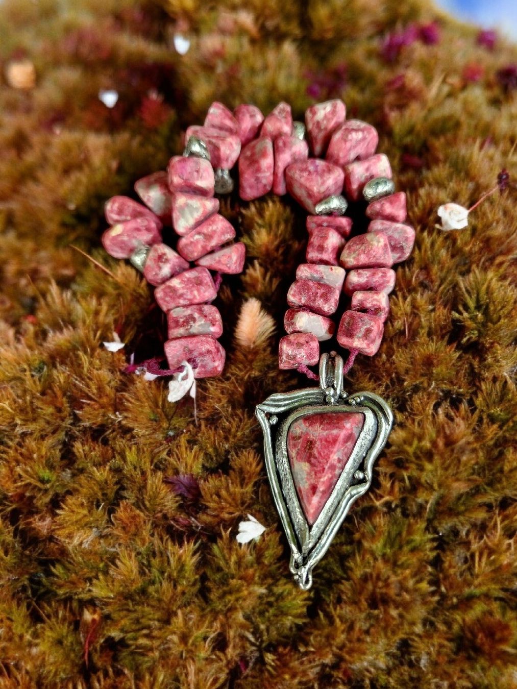 Catenine: Collier Thulit & Silber. Handmade inkl. Thulit schleifen – Nuovo e nell'imballaggio originale da Aarau venduto da Schmuckhoehle_MD 1