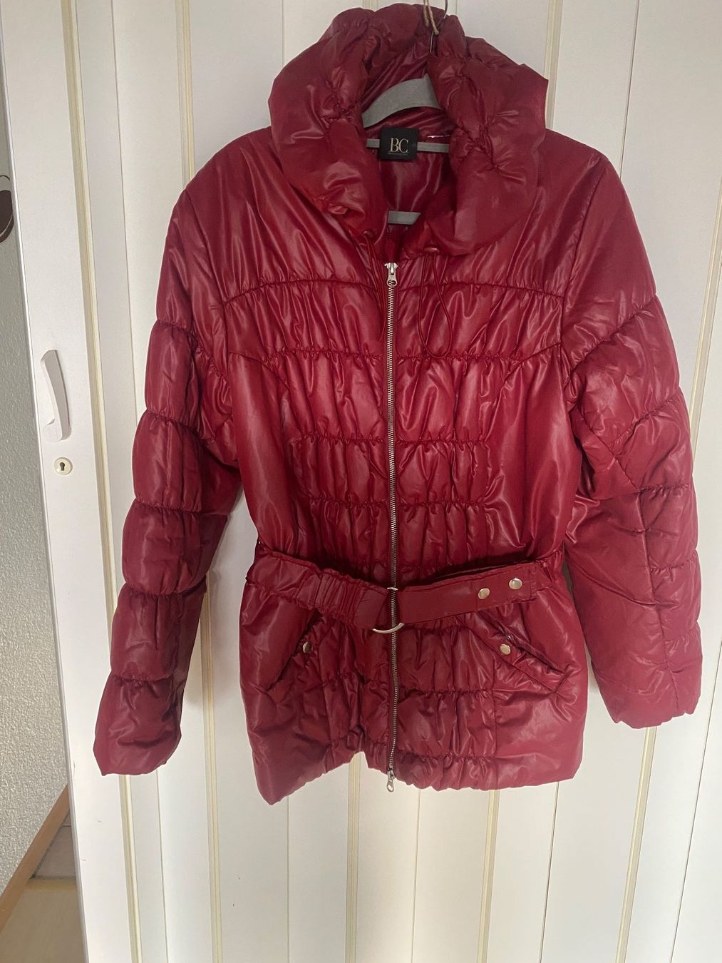 Heine Giacche: Heine Steppjacke, bordeaux, Gr. 40 – Usato da Arni AG venduto da Mimo007