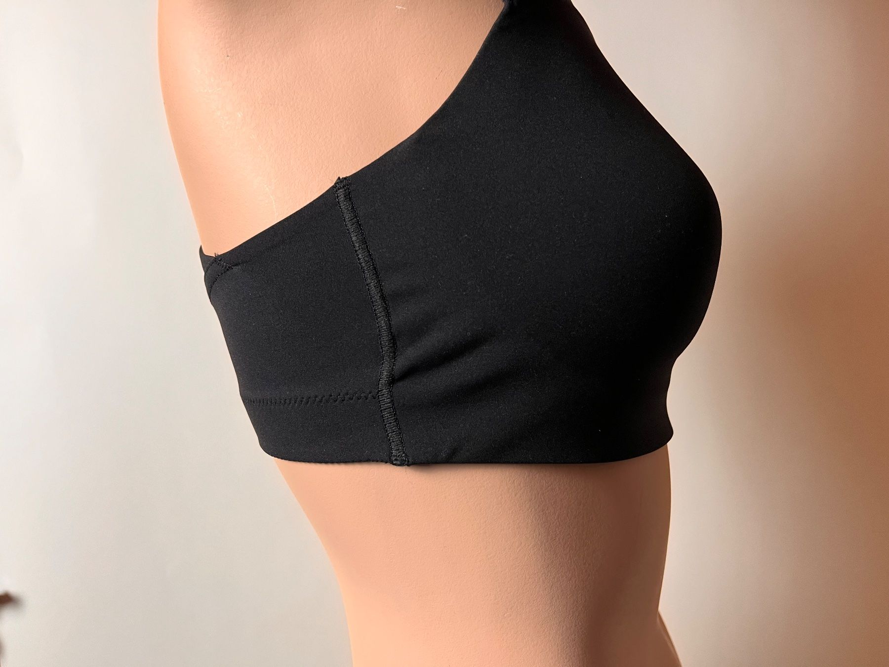 Chantelle Sonstige Unterwäsche: Soft-BH, CHANTELLE, Grösse S,  Farbe Schwarz – Neu und originalverpackt aus Rudolfstetten von gst_g7xl 2