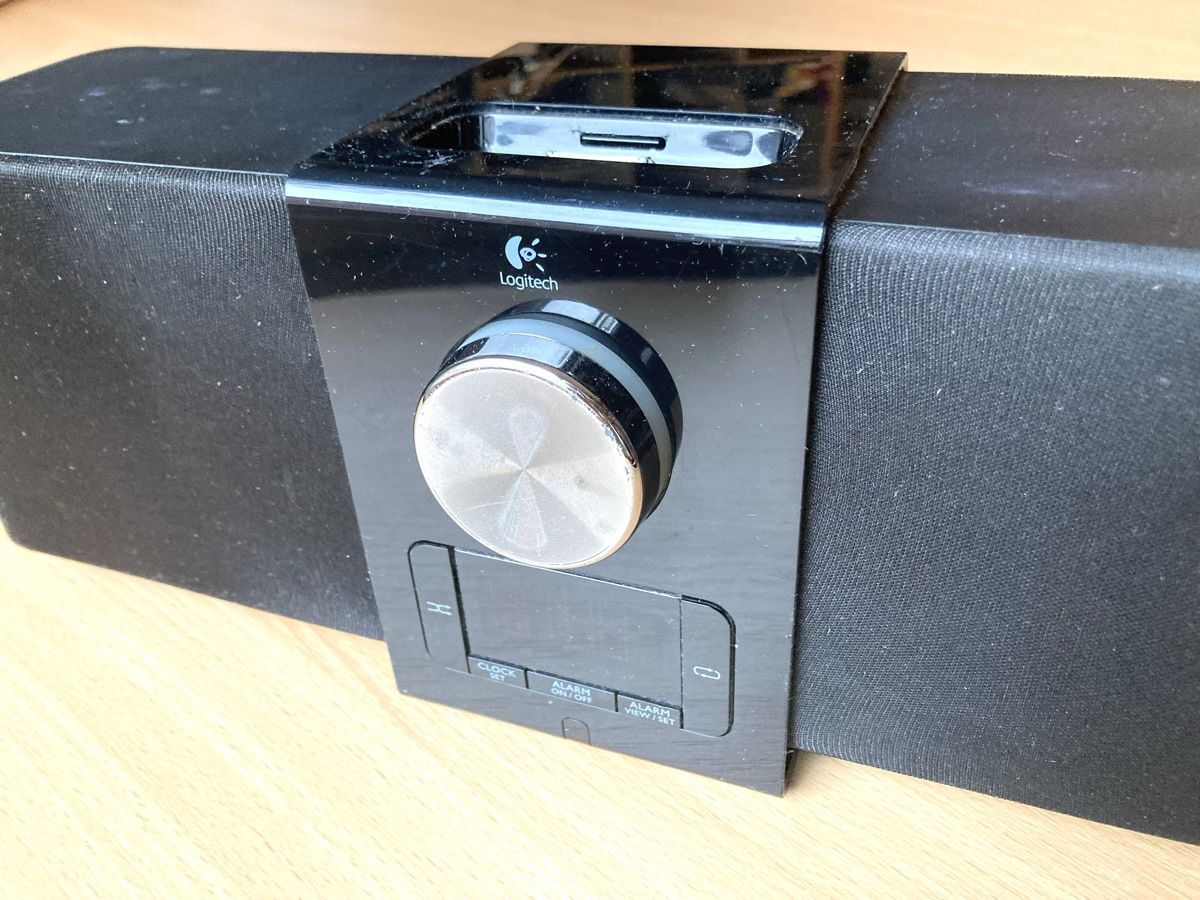 Dockingstation: Logitech Pure-Fi Express Plus schwarz – Gebraucht aus Basel von streetdance 8