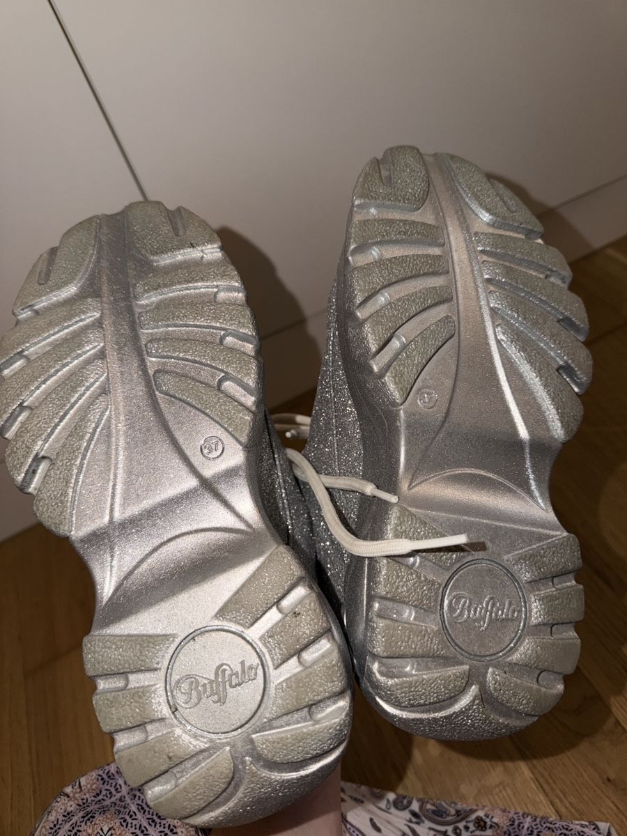 Buffalo Scarpe da donna: Buffalo Plattform Sneaker Glitzer Silber – Nuovo (secondo la descrizione) da Lenzburg venduto da Vani1313 3