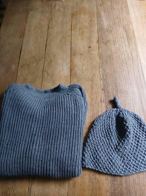Maglioni & Felpe: Kuscheliger Pullover und Mütze neu – Usato da Arlesheim venduto da edmss 3