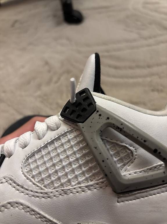 Jordan Herrenschuhe: Weisse Air Jordan 4 – Gebraucht aus Lenk im Simmental von niczbaeren 2