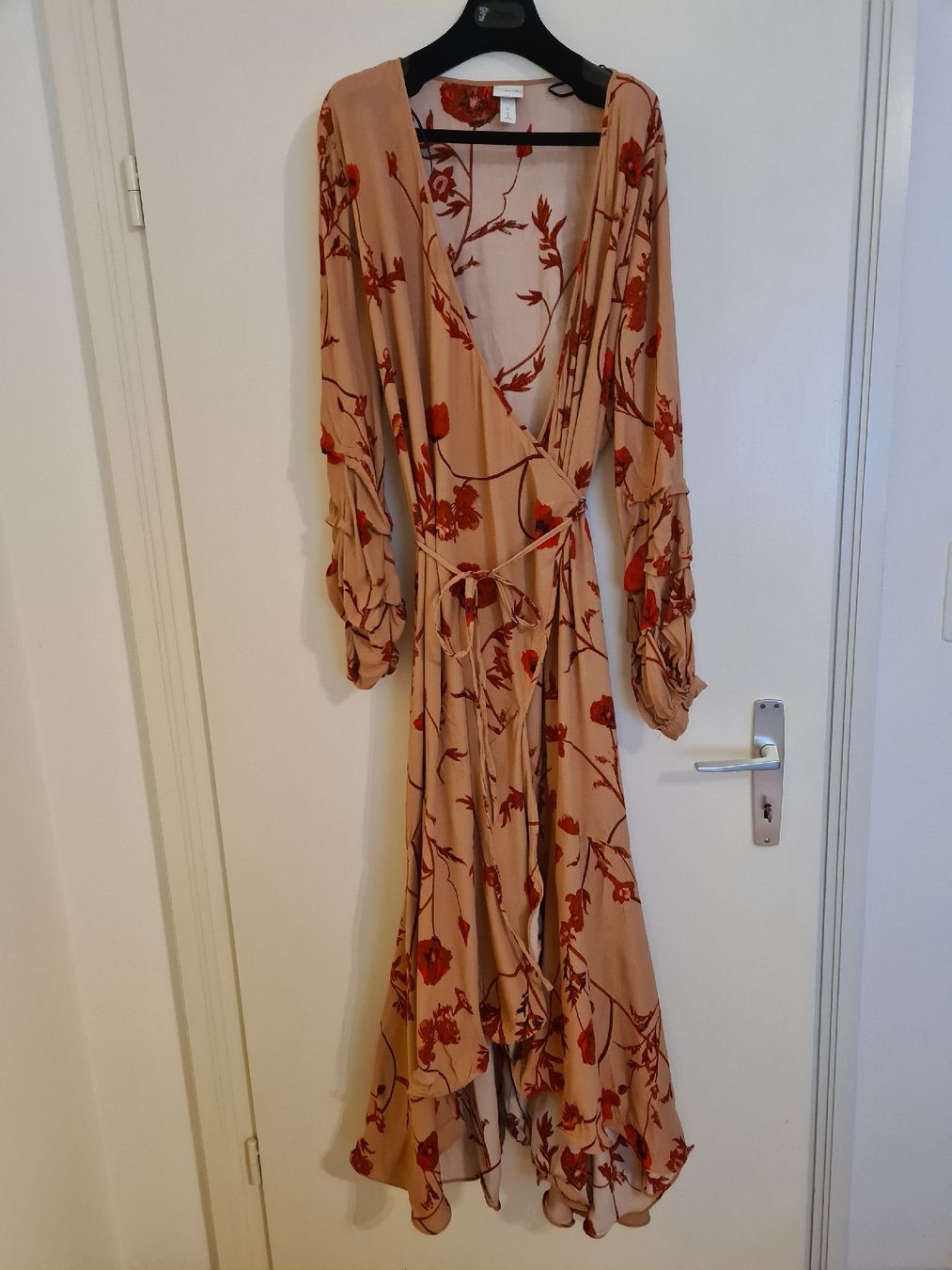 H&M Kleider: Wunderschönes Maxikleid / langes Wickelkleid Gr. XL – Neu (gemäss Beschreibung) aus Zürich von nel_k752