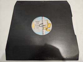 Cacique – Dressed To Kill (Maxi, Boogie, Soul)