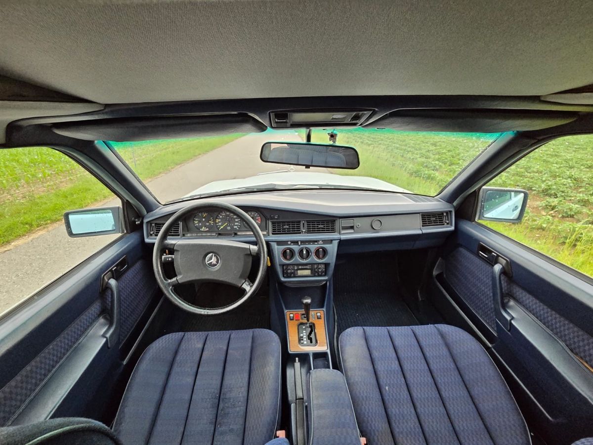 Mercedes-Benz Automobili: Mercedes W201 190e – Difettoso da Matzingen venduto da lar_klx9 5
