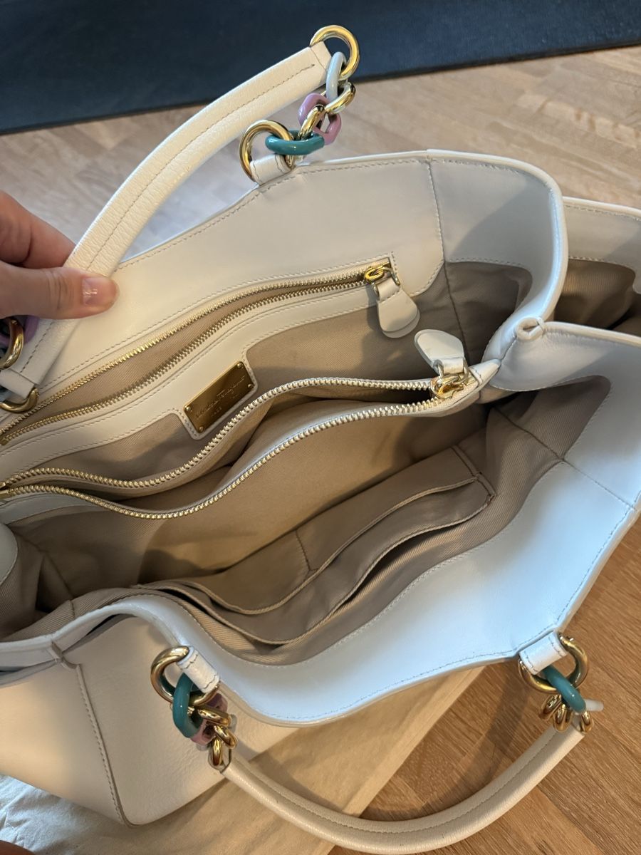 Salvatore Ferragamo Borse da donna: Salvatore Ferragamo Handbag – Usato da Bottmingen venduto da Itsclaire 5