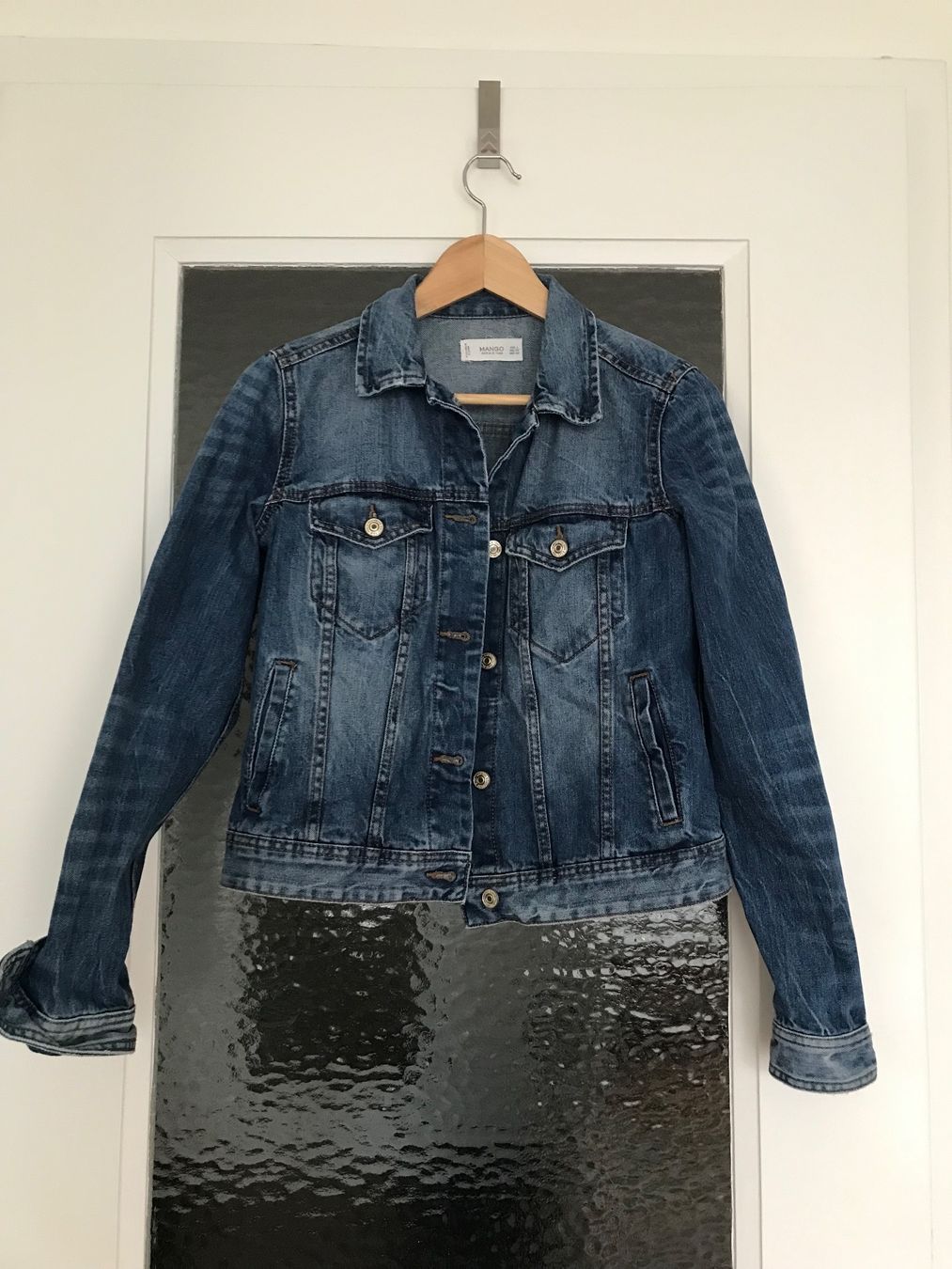 Mango Giacche: Schöne Jeansjacke von Mango – Usato da Bern venduto da fluffy07 5