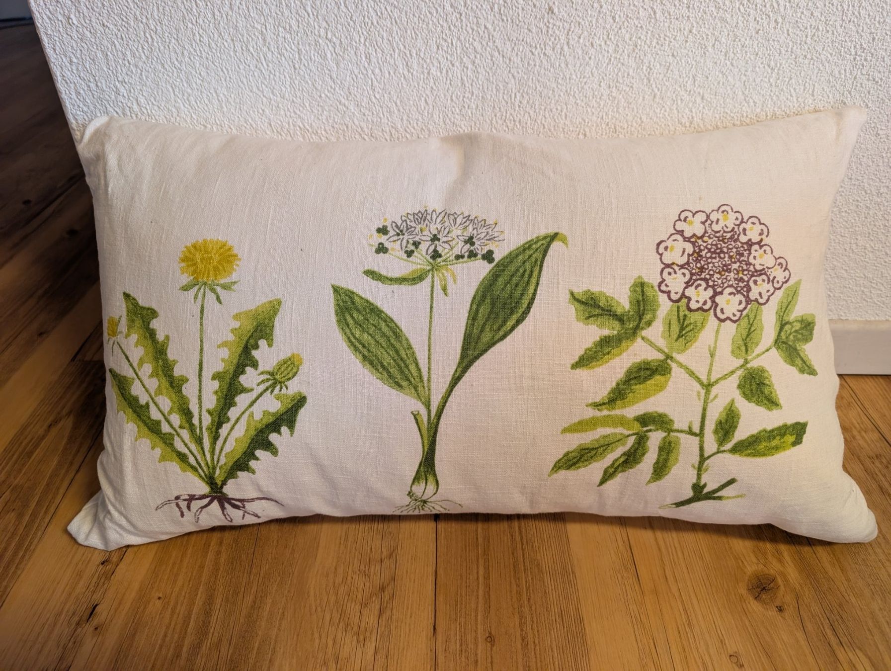 Ikea Cuscini: Kissen mit Blumenmuster – Usato da Pfyn venduto da Magra02 1