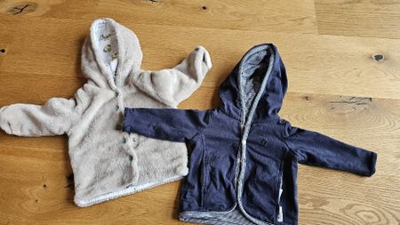 2 herzige Jacken Baby, Gr. 56