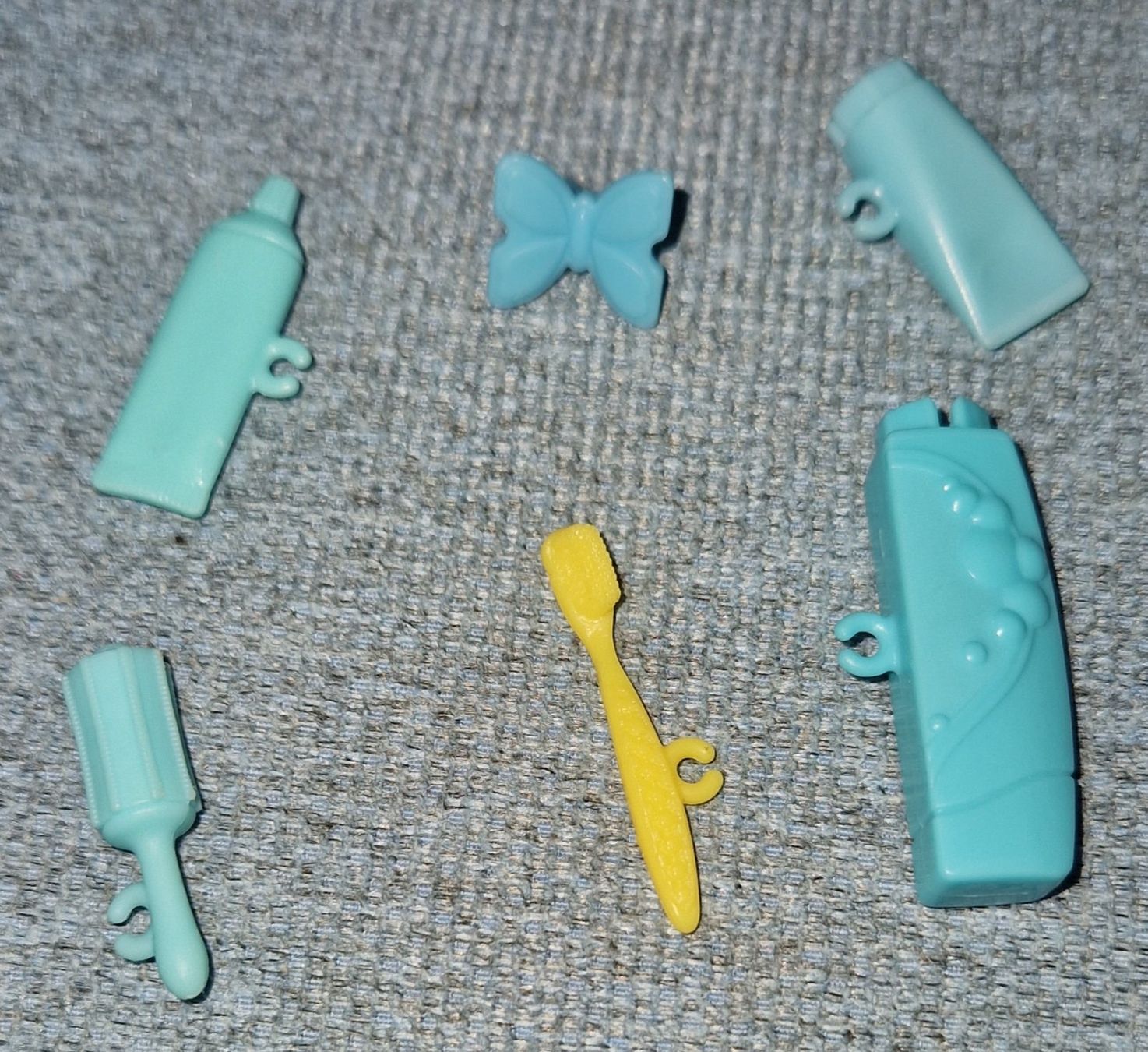 Puppen: Accessoires pour Barbie – Gebraucht aus Couvet von Pioune
