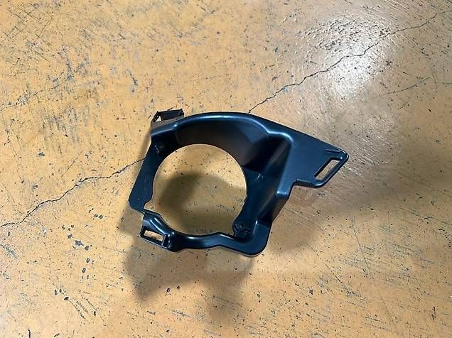 Toutes les pièces auto: Support antibrouillard Dacia – D'occasion à Fenil-sur-Corsier par HEMIsphere_Garage