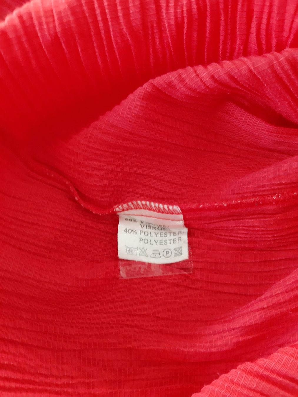 Camicette: leichte Bluse kurzarm, Grösse 52, in rot – Usato da Winterthur venduto da meci02 5