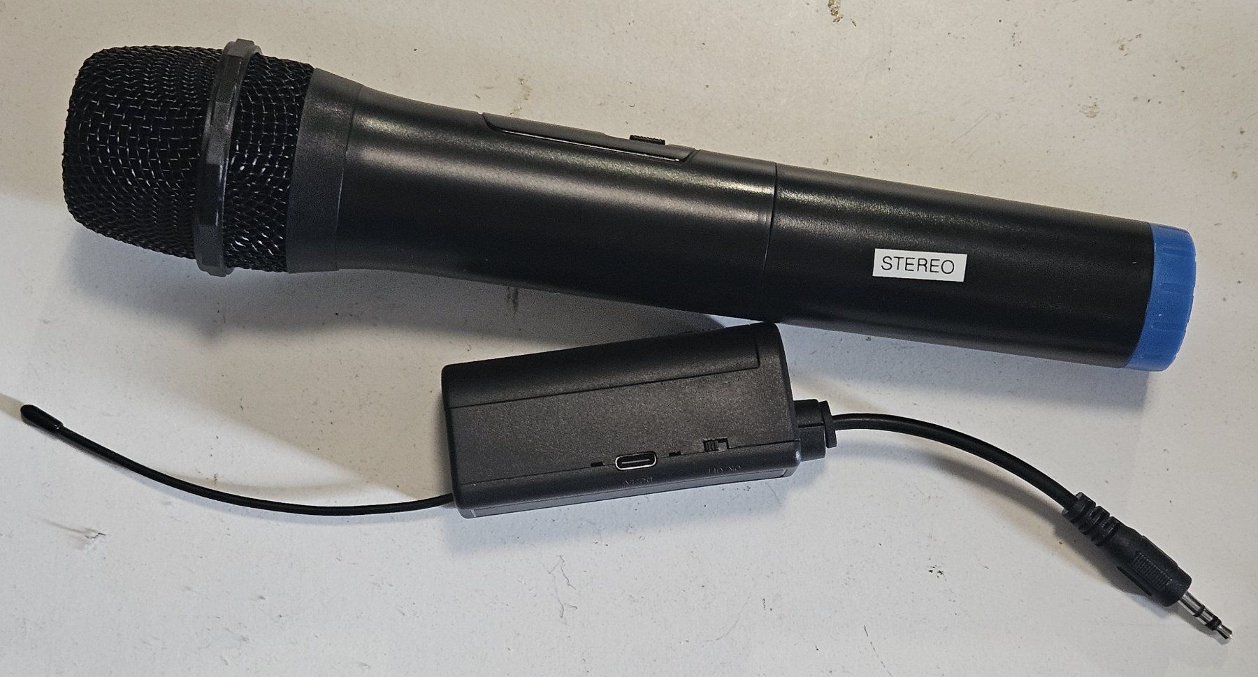 Microfoni: Mikrofon mit Stereo-Sender und Empfänger, schwarz – Nuovo (secondo la descrizione) da zürich venduto da Schnierl