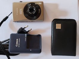 Digitalkamera Canon IXUS 75 mit Ladegerät und Etui SD Karte