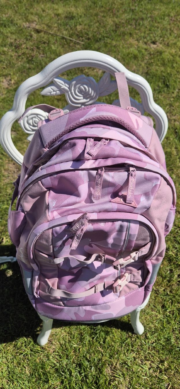 Satch Borse & Zaini: Satch Schulrucksack Camouflage rosa/viollett – Usato da Oberwil-Lieli venduto da cla_j25n 1