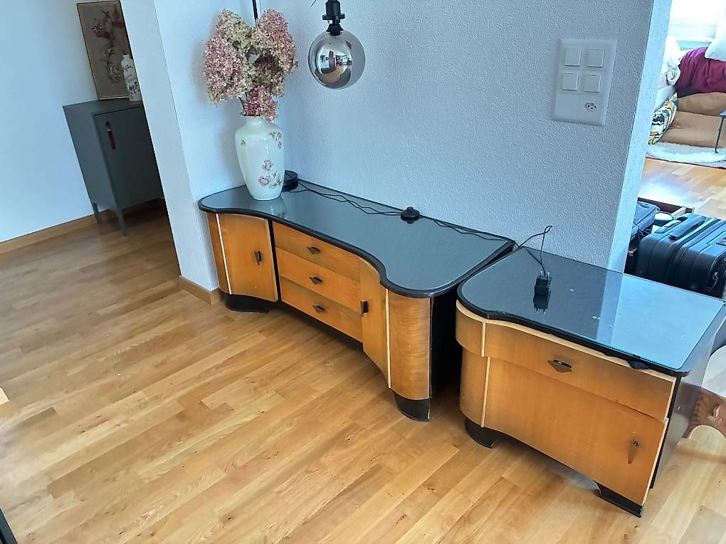 Cassettiere: Art Déco Set Sideboard mit 2 Beistellschränke – Usato da St. Gallen venduto da Sirii9000