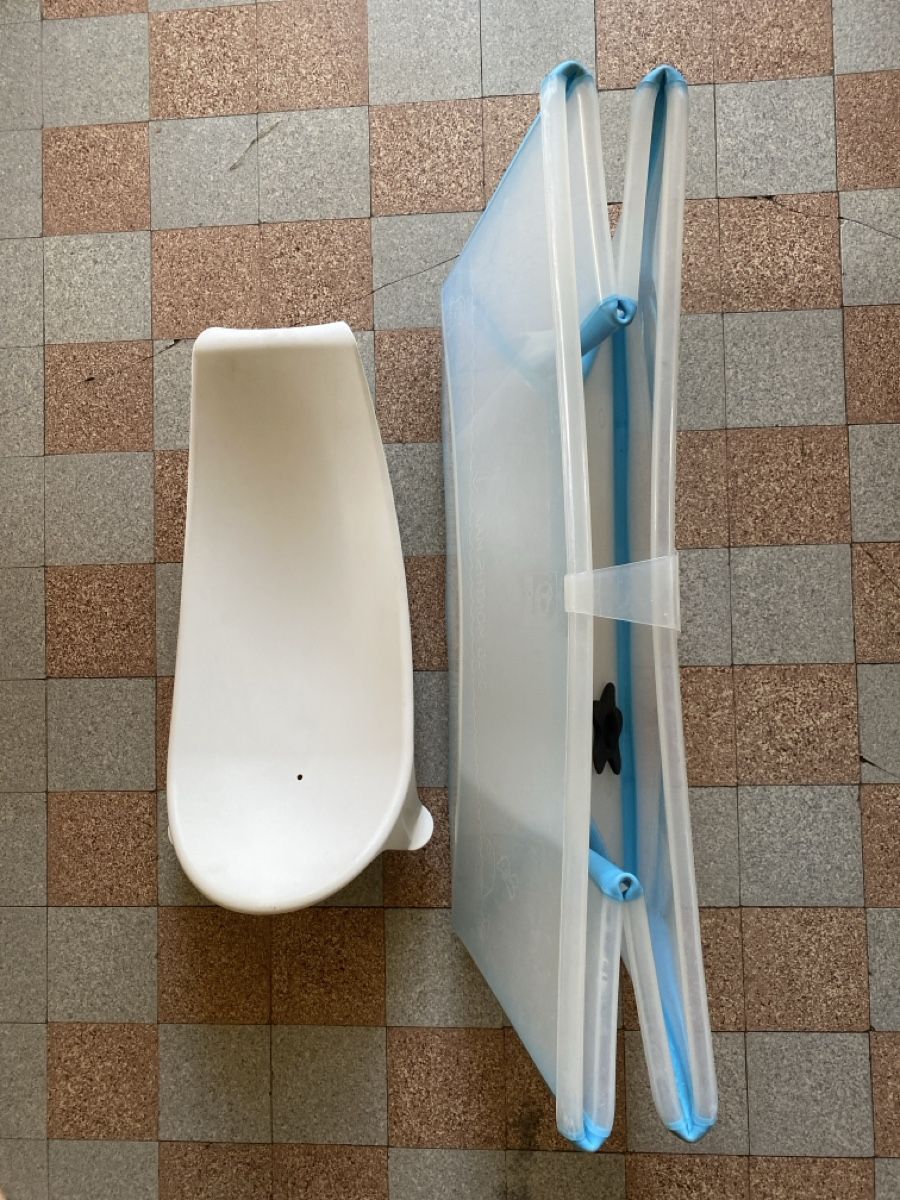 Stokke Tout pour le bain: Baignoire bébé stokke – D'occasion à Fribourg par noh_8sl2 1