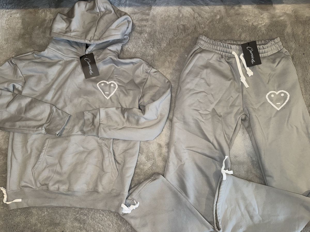 Lotti di vestiti: ENSEMBLE CARSICKO OFFICIEL – Usato da Genève venduto da Noah8972