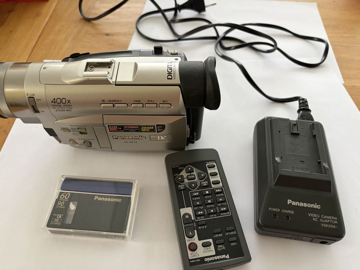 Panasonic Camcorder: caméscope Panasonic NV-DS15 – Gebraucht aus Echallens von JAR69 1