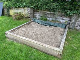 Sandkasten 2x2 m (inkl. Sand)
