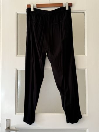 Bershka Hose, Grösse L, Schwarz, sommerlich leicht!