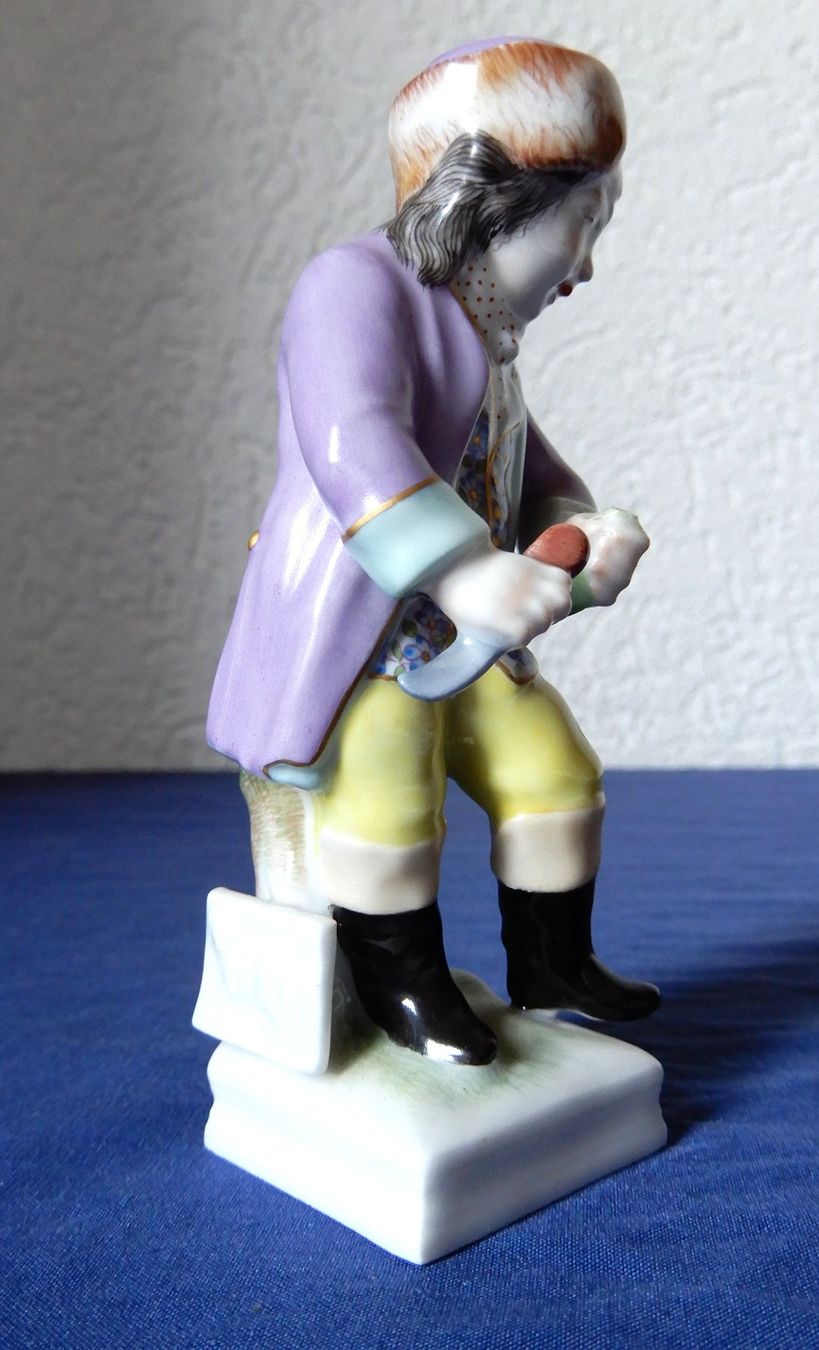 KPM Figuren: KPM Berlin Monatsfigur "Widder" von Fried.Elias Meyer – Defekt aus Senèdes von tintinette43 4