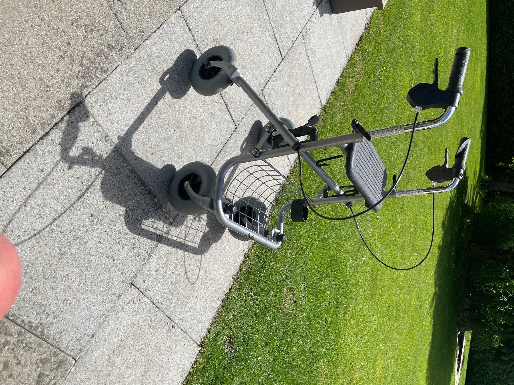Ausili per la deambulazione: Rollator – Usato da Maegenwil venduto da Madfinc