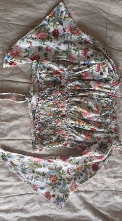 Sommerliches Blumen Top mit Rüschen - Grösse XS/S