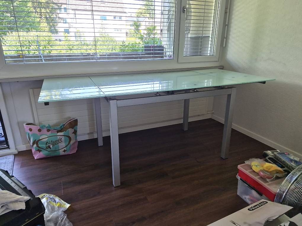 Tables: Ausziehbarer Glastisch – D'occasion à Rüti ZH par mon_zt9v 1