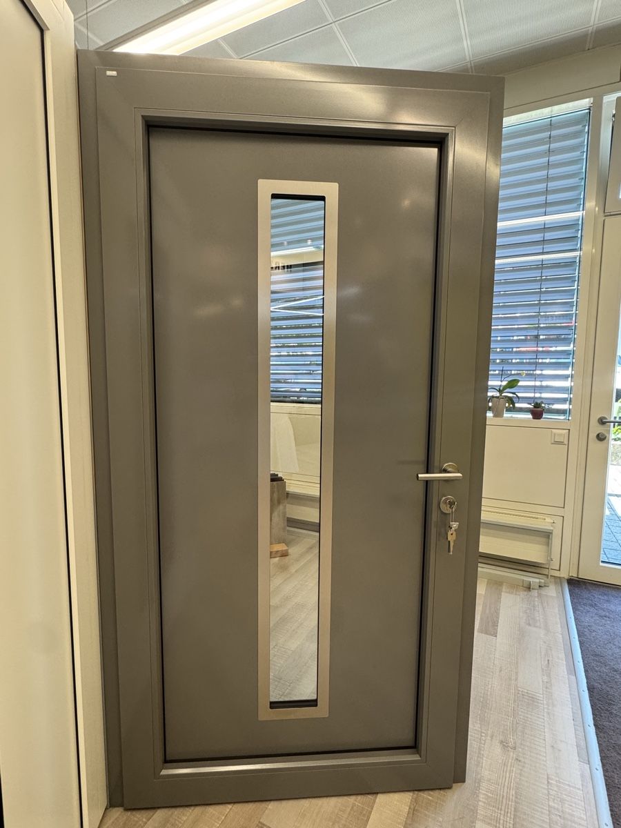 Türen: Bayerwald Aluminium Haustüre – Gebraucht aus Zuzwil SG von A.Wissekerke_Tueren 1
