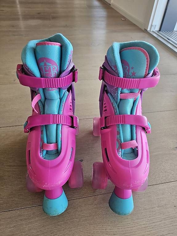 Pattini in linea & Pattini a rotelle: Hurricane Rollschuhe 35.5 - 39.5 – Usato da Hauenstein venduto da Desey
