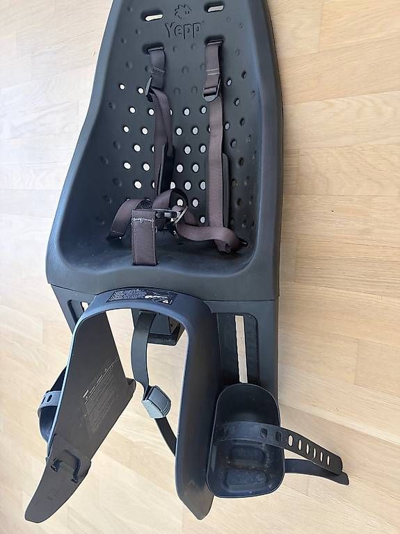 Seggiolini per auto: Siège vélo enfant Yepp Maxi avec fixation – Usato da Le Grand-Saconnex venduto da yna_t968 2