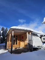 Gepflegter Wohnwagen mit Vorbau im Winterparadies ❄️