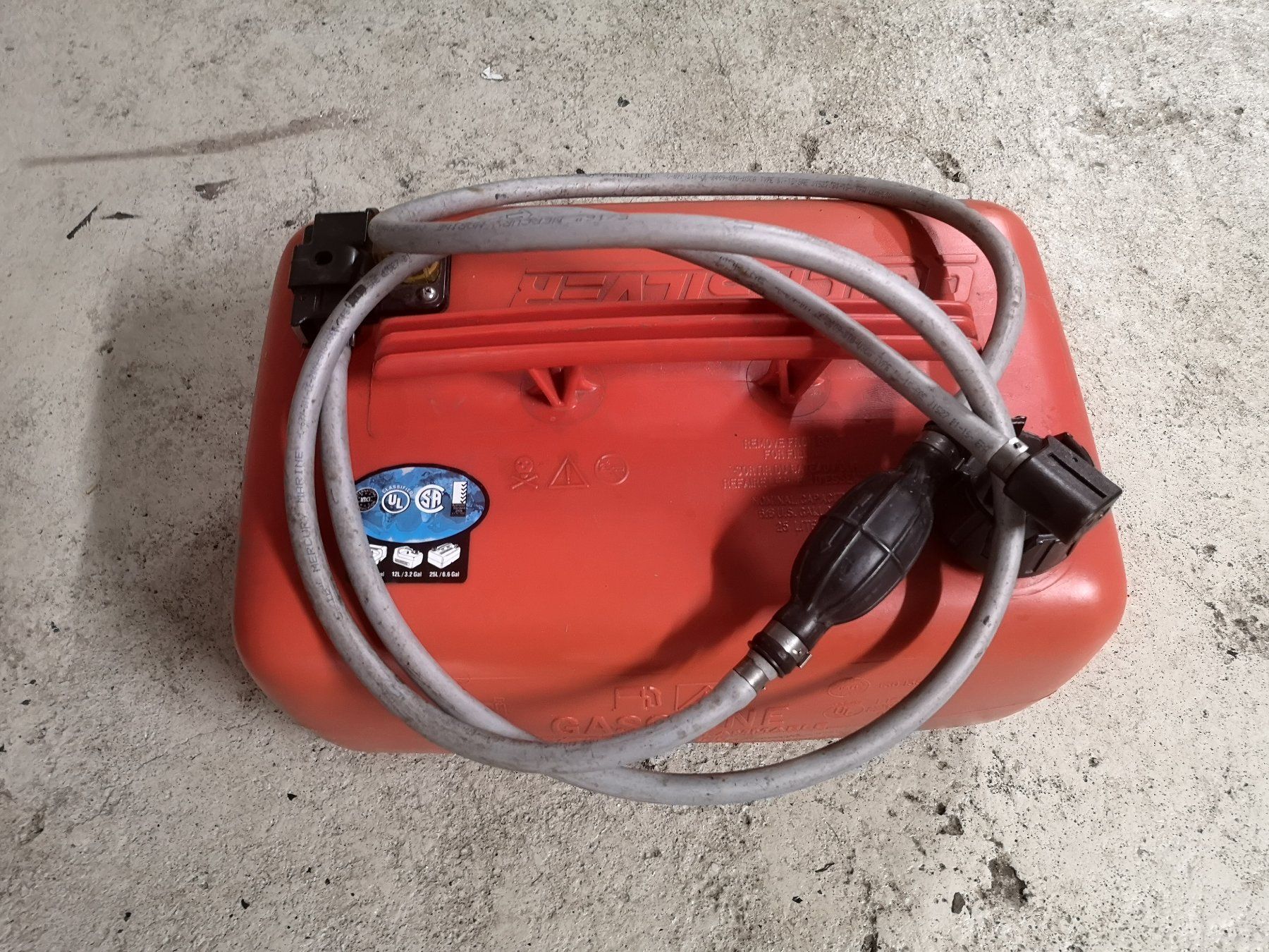 Barche: Benzintank boot – Usato da Rubigen venduto da Wbowtie